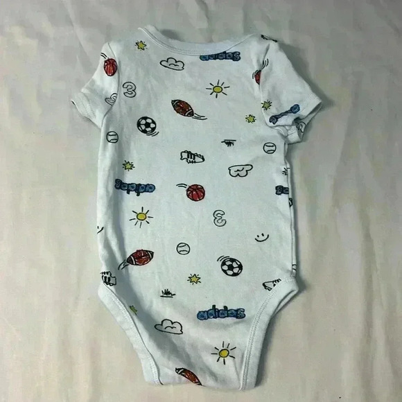 Adidas - short sleeve onesie. Size 0-6 months - Picture 3 of 3